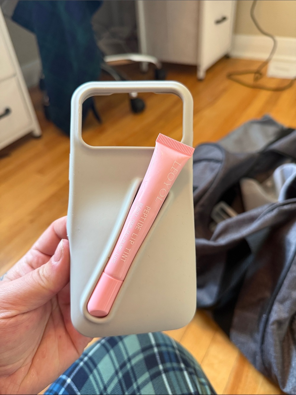 iPhone 15 plus - Gray Silicone Phone Case with Lipgloss holder
